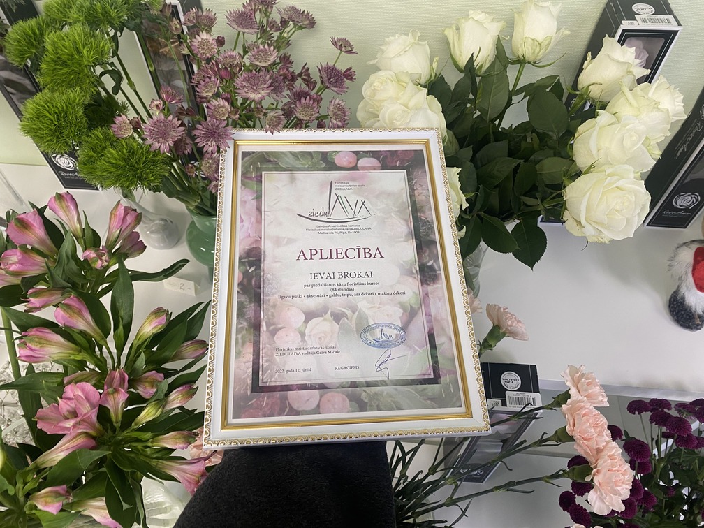 Apliecība Kāzu floristikā